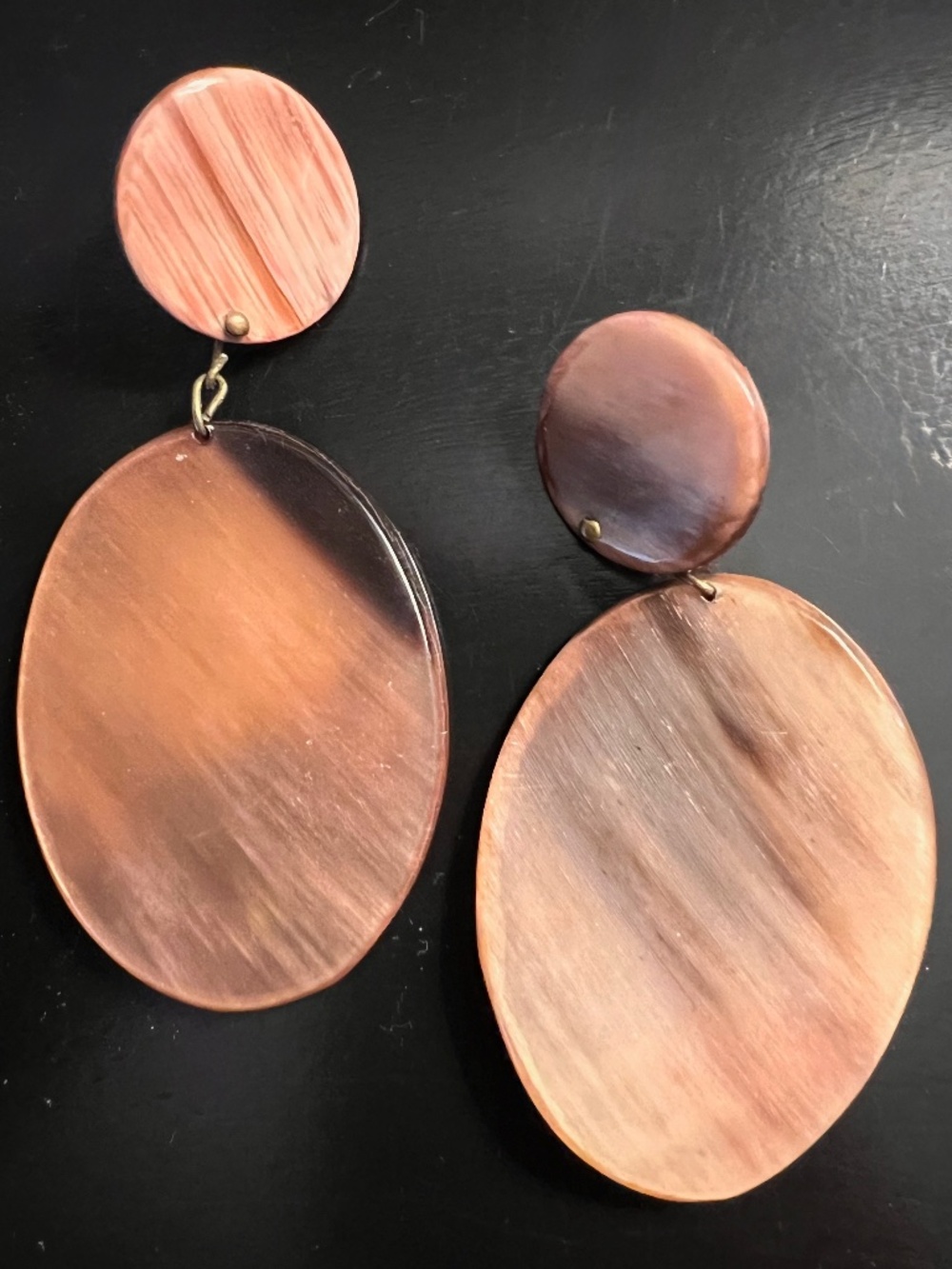 Vintage Modernist Resin Drop Dangle Earrings 80-90’s Runway Beige Brown OAK